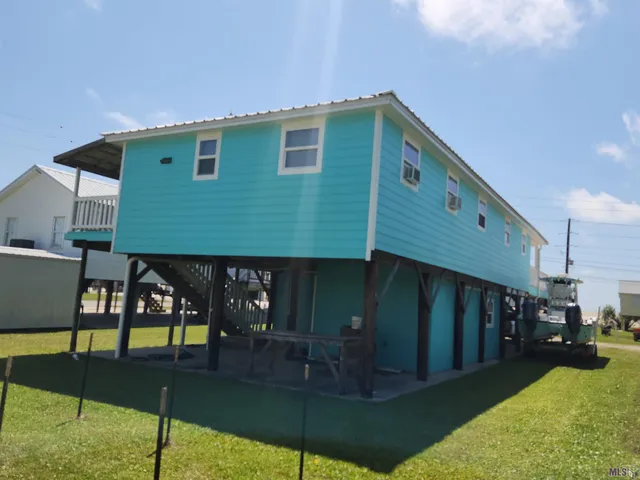 $325,000 | 3493 Highway 1, Grand Isle, LA 70358