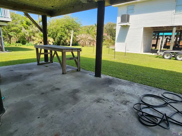 $325,000 | 3493 Highway 1, Grand Isle, LA 70358