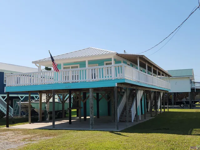$325,000 | 3493 Highway 1, Grand Isle, LA 70358