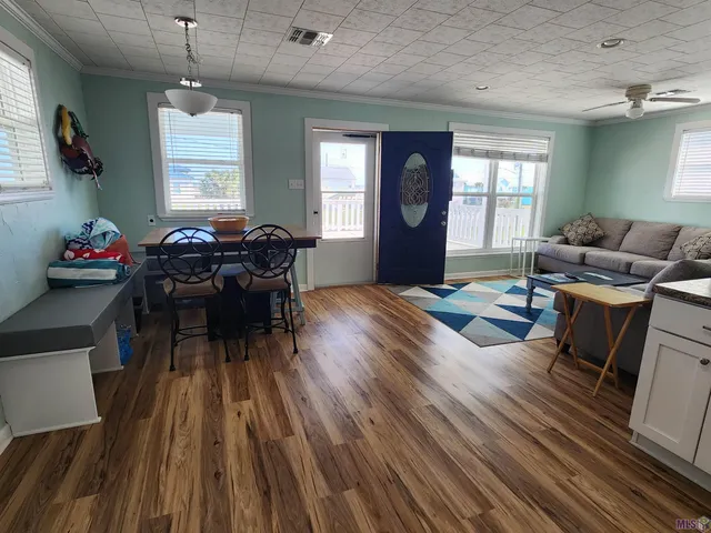 $325,000 | 3493 Highway 1, Grand Isle, LA 70358