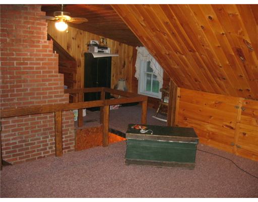 61 Kennedy Road Foster, RI 02825 - Photo 9 of 12 Executive Office/Suite.