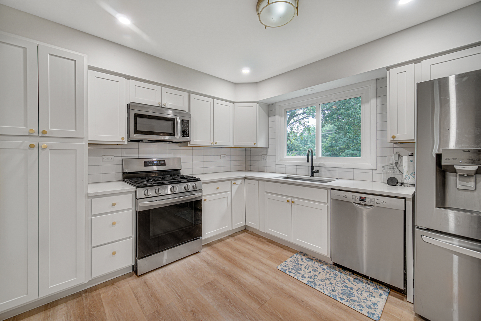 961 North Midlothian Road Mundelein, IL 60060 - Photo 10 of 34 Gallery Image 10