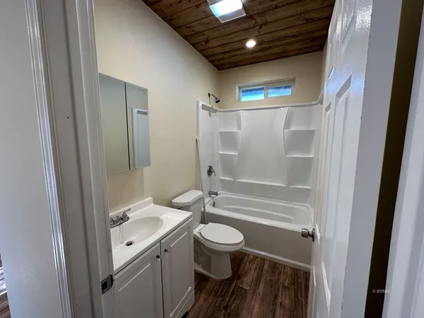 $1,995 | 25873 Cedar Street, Idyllwild, CA 92549