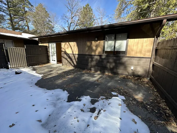 $1,995 | 25873 Cedar Street, Idyllwild, CA 92549