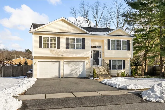 $540,000 | 2 Leigh Lane, Riverside, RI 02915