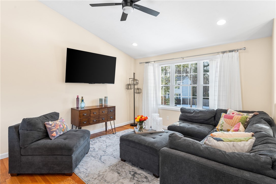 2 Leigh Lane East Providence, RI 02915 - Photo 5 of 30