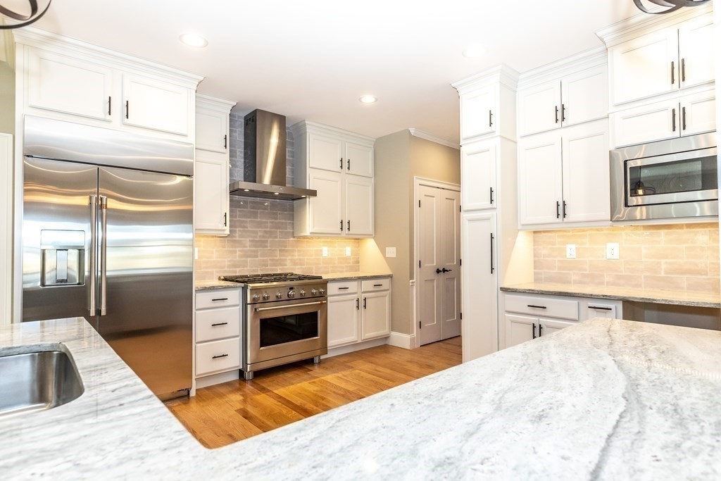 10 Fitzpatrick Lane Billerica, MA 01821 - Photo 11 of 40 Gallery Image 11