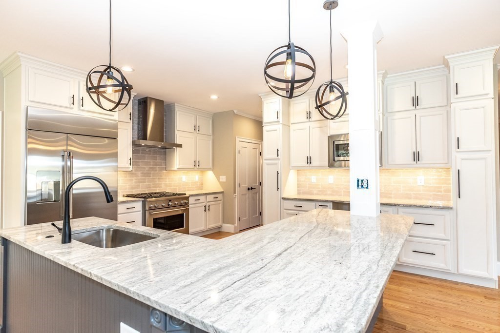 10 Fitzpatrick Lane Billerica, MA 01821 - Photo 10 of 40 Gallery Image 10