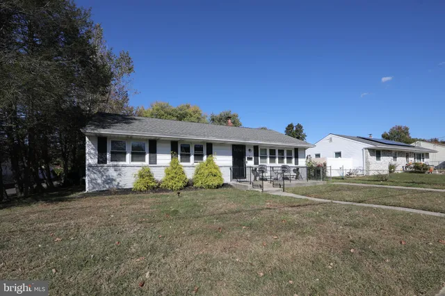 $302,000 | 8 Pennsylvania Avenue, Somerdale, NJ 08083