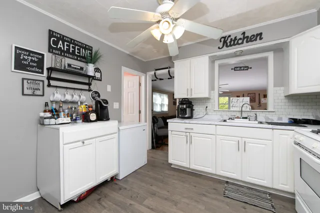 $302,000 | 8 Pennsylvania Avenue, Somerdale, NJ 08083