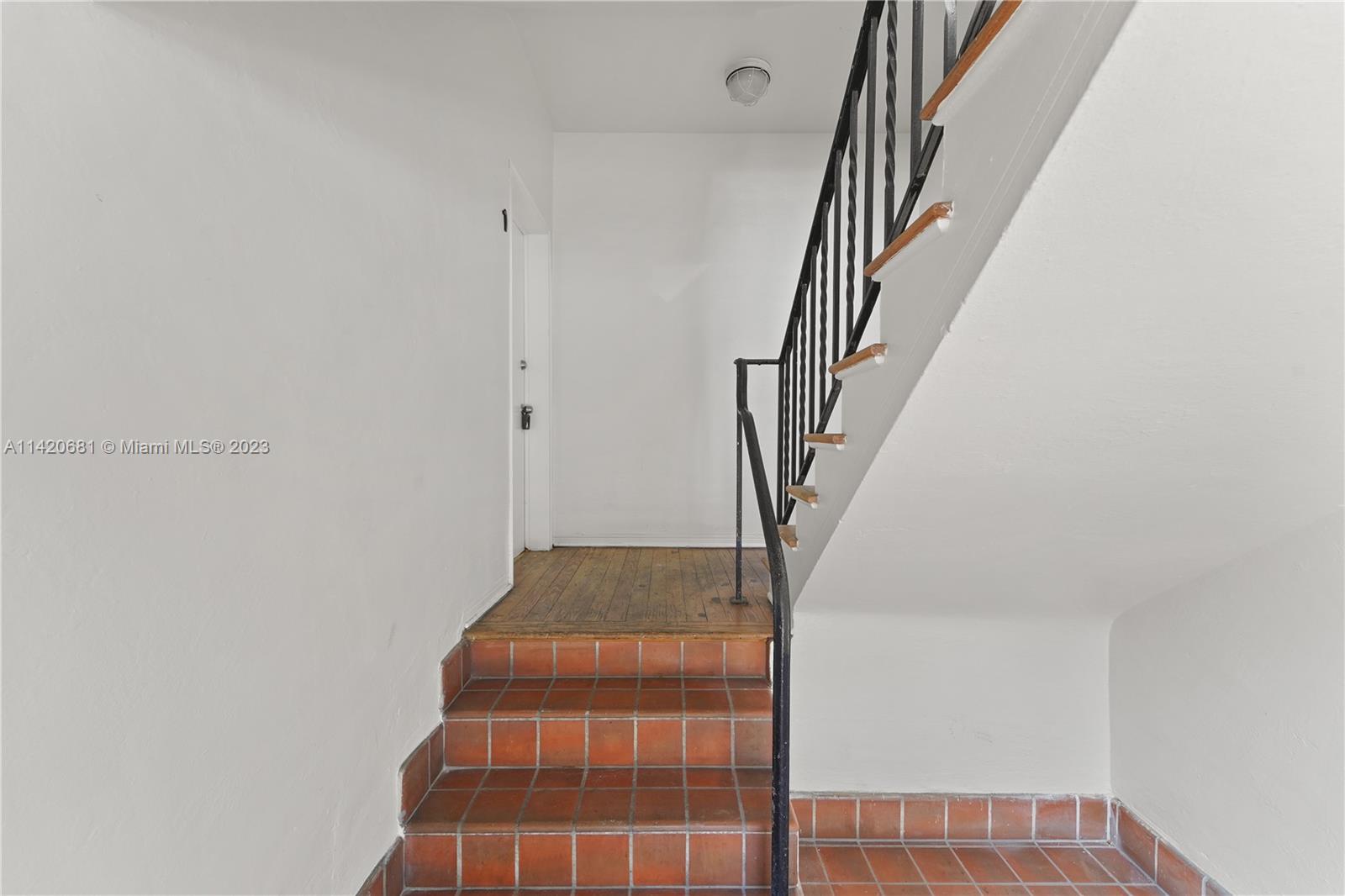531 16th Street Miami Beach, FL 33139 - Photo 14 of 26 a view of entryway
