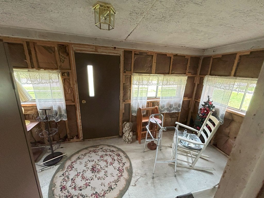 4352 Abbs Valley Road Bluefield, VA 24605 - Photo 3 of 17 Gallery Image 3