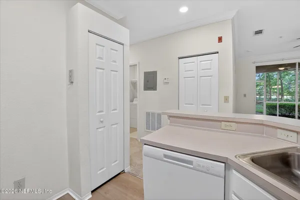 $1,550 | 13810 Sutton Park Drive North, Unit 717, Jacksonville, FL 32224