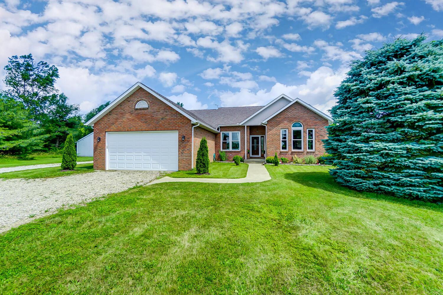 5230 Old Springfield Road London, OH 43140 - Photo 5 of 37 50038352-005_web