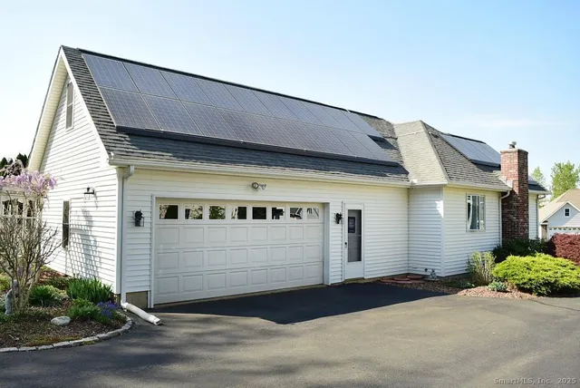 $3,500 | 52 Skyview Terrace, Manchester, CT 06040