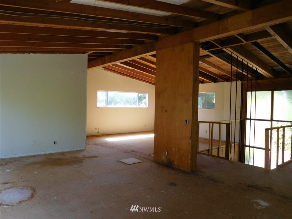 7264 Heggeness Road Clinton, WA 98236 - Photo 4 of 25 Gallery Image 4