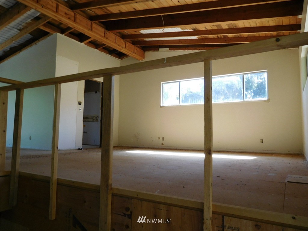 7264 Heggeness Road Clinton, WA 98236 - Photo 5 of 25 Gallery Image 5