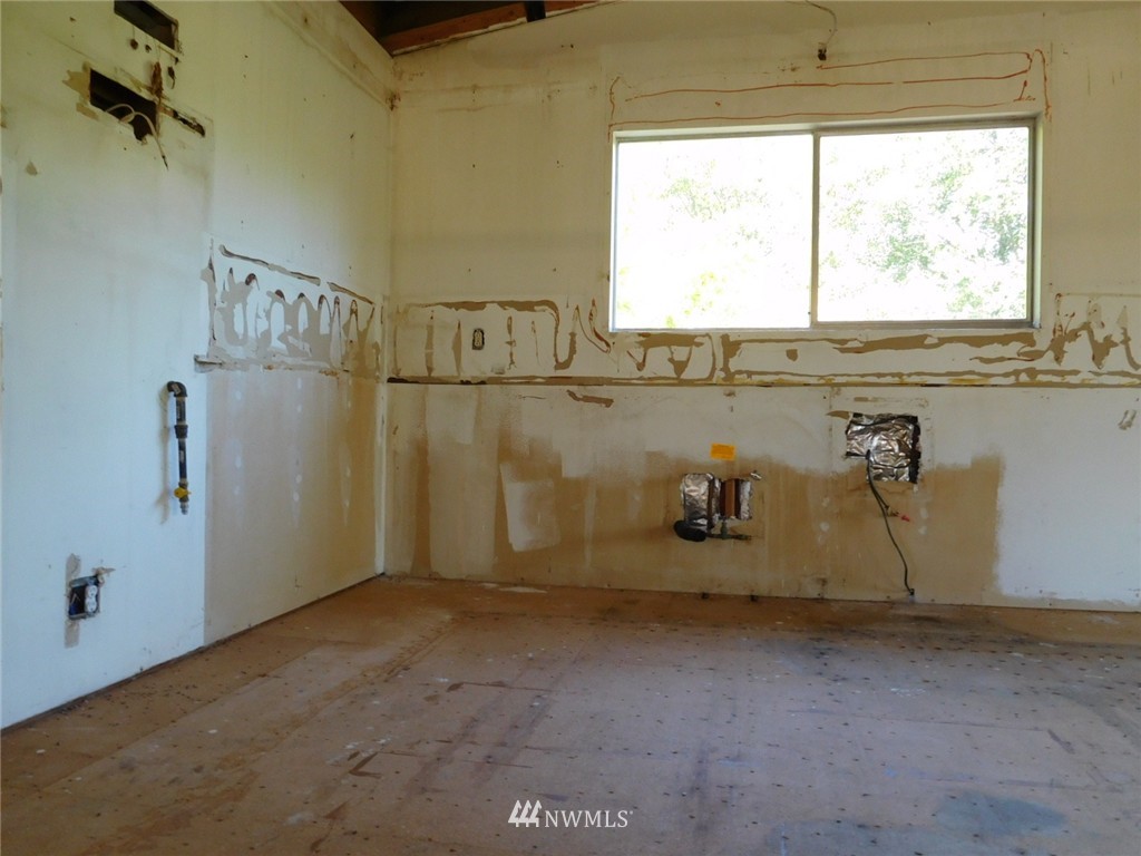 7264 Heggeness Road Clinton, WA 98236 - Photo 7 of 25 Gallery Image 7