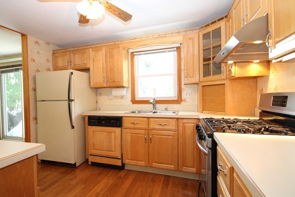 7 Winch Park Road Framingham, MA 01701 - Photo 4 of 30 Gallery Image 4