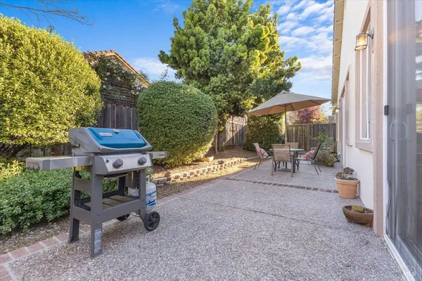 $800,000 | 1439 Birdie Drive, Windsor, CA 95492