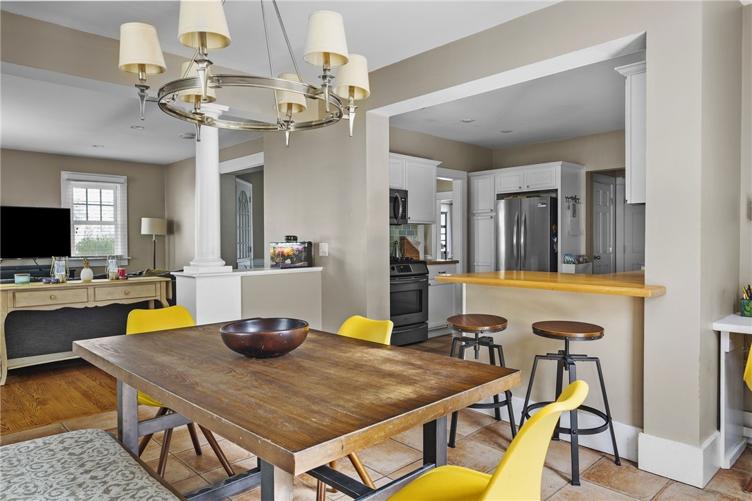 21 Hall Street Warwick, RI 02818 - Photo 12 of 30