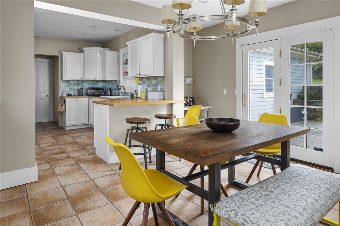 21 Hall Street Warwick, RI 02818 - Photo 13 of 30