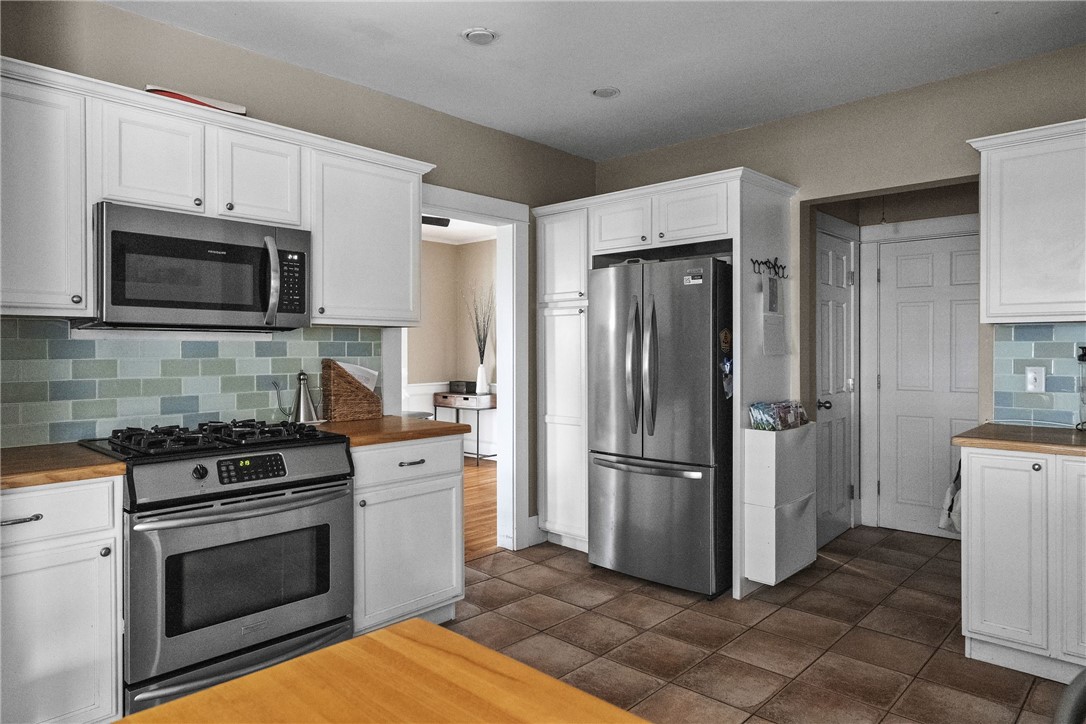 21 Hall Street Warwick, RI 02818 - Photo 14 of 30