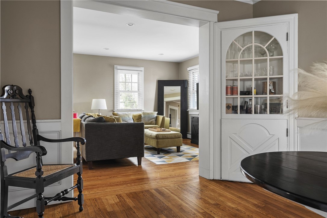 21 Hall Street Warwick, RI 02818 - Photo 4 of 30