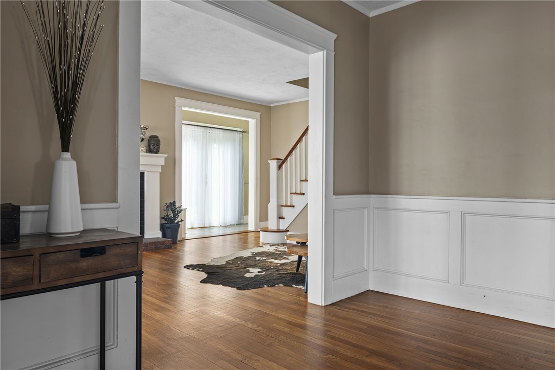 21 Hall Street Warwick, RI 02818 - Photo 5 of 30