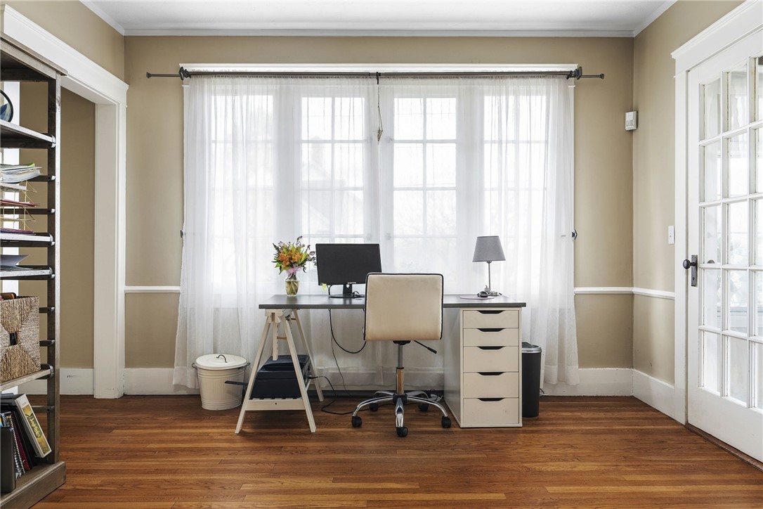 21 Hall Street Warwick, RI 02818 - Photo 7 of 30