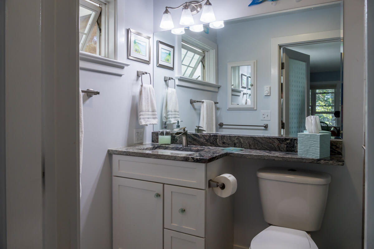 20 Linekin Road, Unit 9B Boothbay Harbor, ME 04538 - Photo 26 of 58 28-Primary suite (4 of 5)