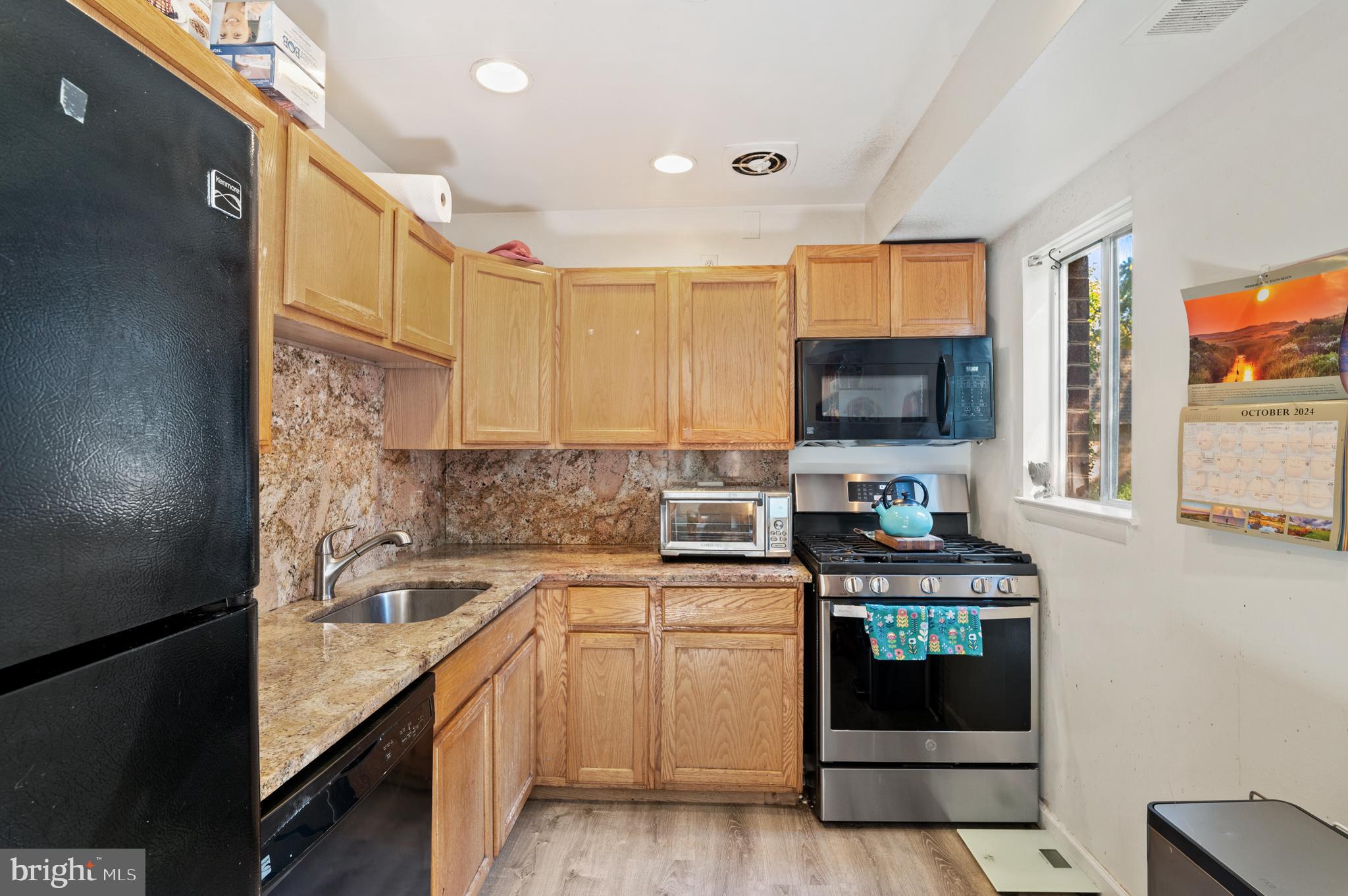 11616 Vantage Hill Road, Unit 2C Reston, VA 20190 - Photo 8 of 23 Kitchen, with all new appliances 3/2025