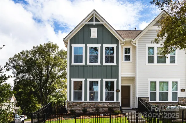 $3,150 | 2550 Lydia Avenue, Charlotte, NC 28205