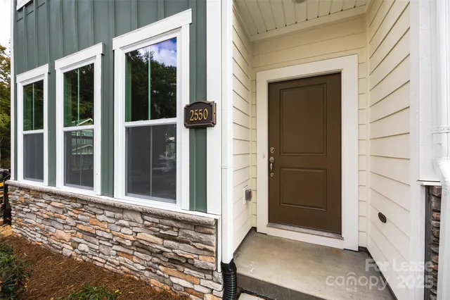 $3,150 | 2550 Lydia Avenue, Charlotte, NC 28205