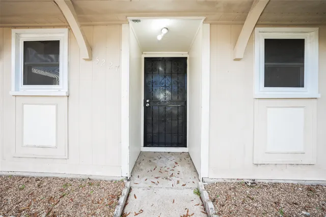 $1,800 | 5227 Ridge Turn Drive, Houston, TX 77053