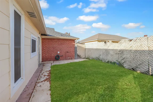 $1,800 | 5227 Ridge Turn Drive, Houston, TX 77053