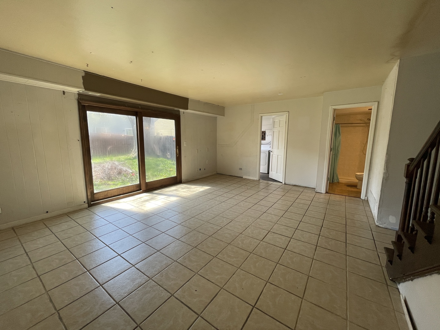 2061 Windward Lane Hanover Park, IL 60133 - Photo 10 of 15 an empty room with windows