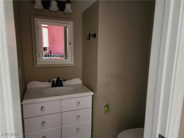 $1,800 | 7733 Almeria Street, Las Vegas, NV 89128