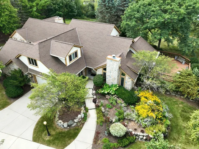 $849,900 | N19W22081 Foxview Court, Unit 2B, Waukesha, WI 53186