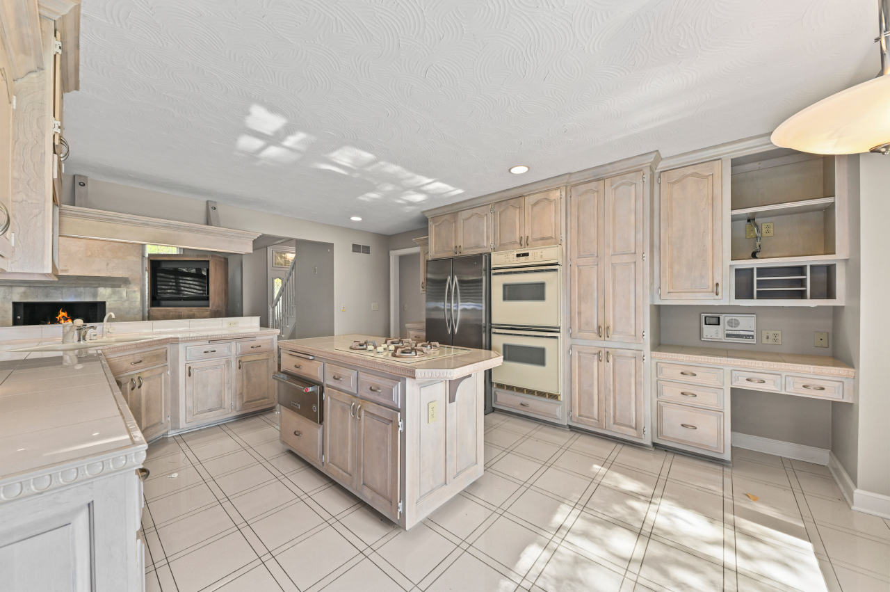 N19W22081 Foxview Court, Unit 2B Waukesha, WI 53186 - Photo 18 of 50 Photo 18