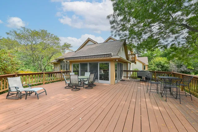 $849,900 | N19W22081 Foxview Court, Unit 2B, Waukesha, WI 53186