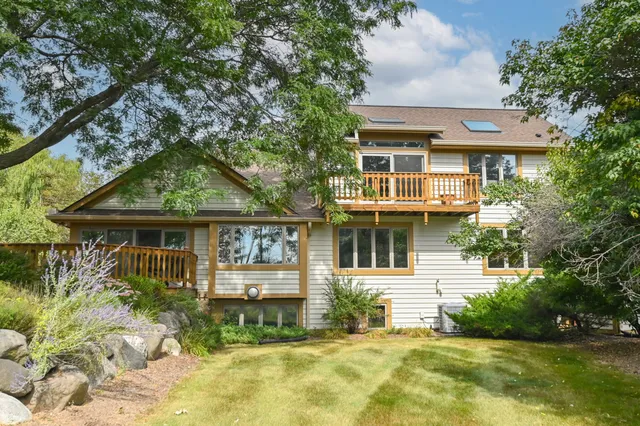 $849,900 | N19W22081 Foxview Court, Unit 2B, Waukesha, WI 53186