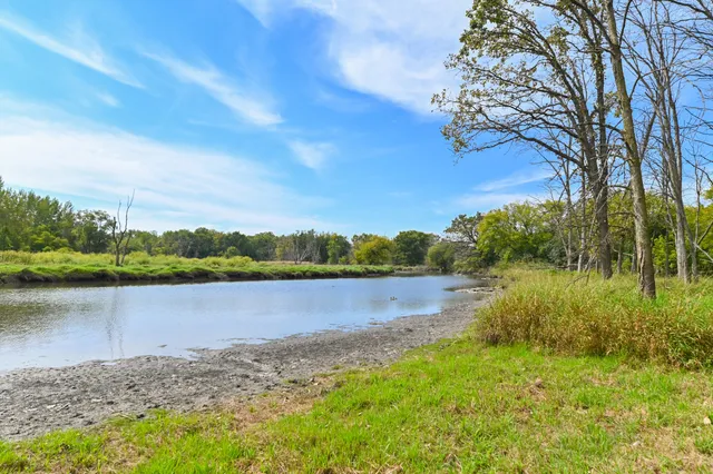 $849,900 | N19W22081 Foxview Court, Unit 2B, Waukesha, WI 53186