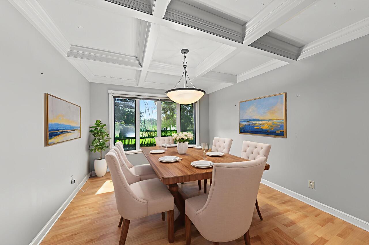 N19W22081 Foxview Court, Unit 2B Waukesha, WI 53186 - Photo 5 of 50 VS Dining Rm