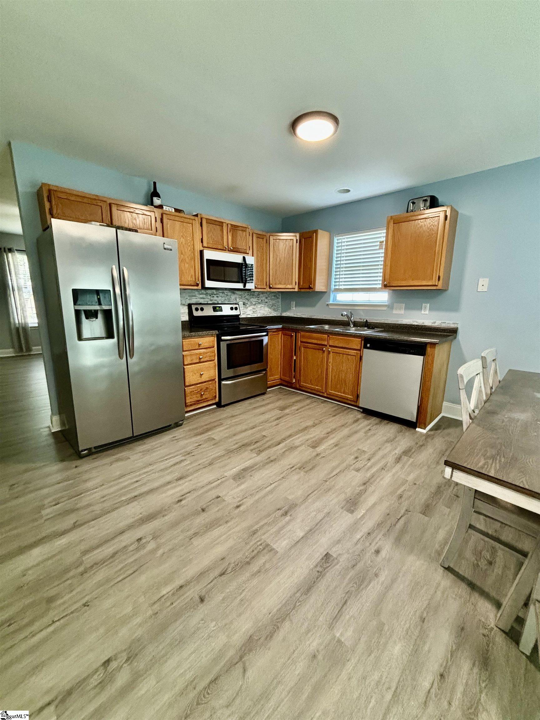 254 Tapp Road Greer, SC 29651 - Photo 8 of 32