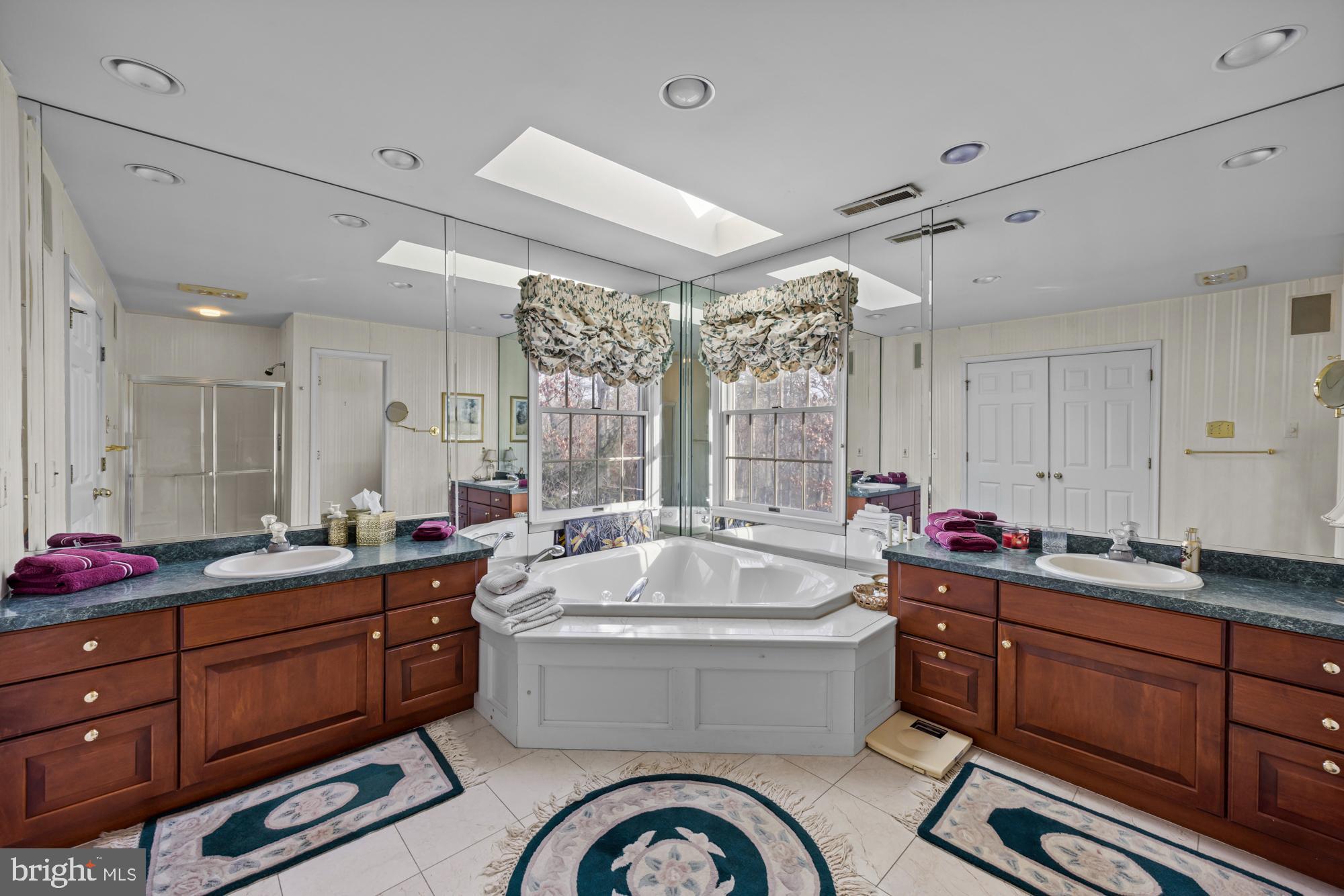 4 Independence Way Southampton, NJ 08088 - Photo 20 of 25 a very nice looking room with a large window