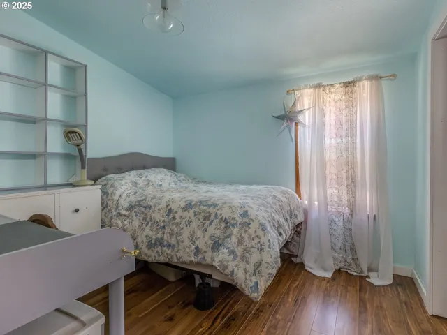 $650,000 | 20284 El Romar Drive Northeast, Scotts Mills, OR 97375