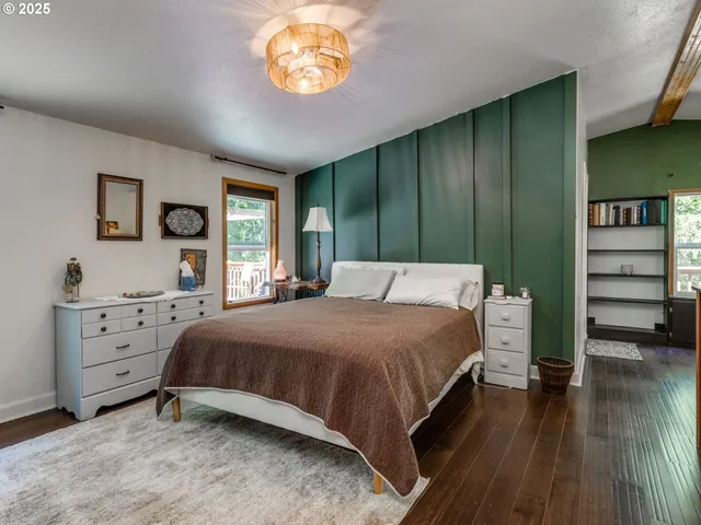 $650,000 | 20284 El Romar Drive Northeast, Scotts Mills, OR 97375