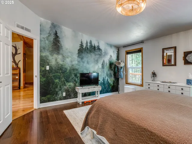 $650,000 | 20284 El Romar Drive Northeast, Scotts Mills, OR 97375