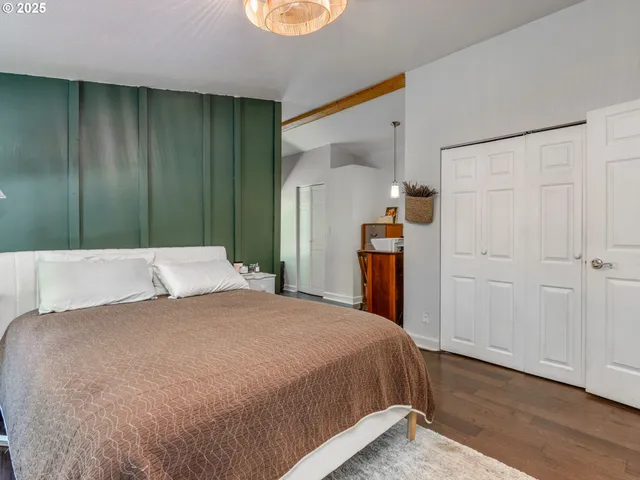 $650,000 | 20284 El Romar Drive Northeast, Scotts Mills, OR 97375